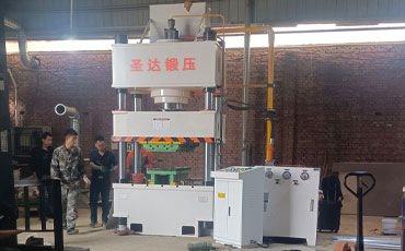 不銹鋼水箱加工設(shè)備有哪些？