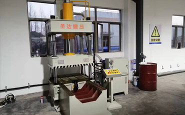 100噸三梁四柱液壓機(jī)-移動(dòng)工作臺液壓機(jī)