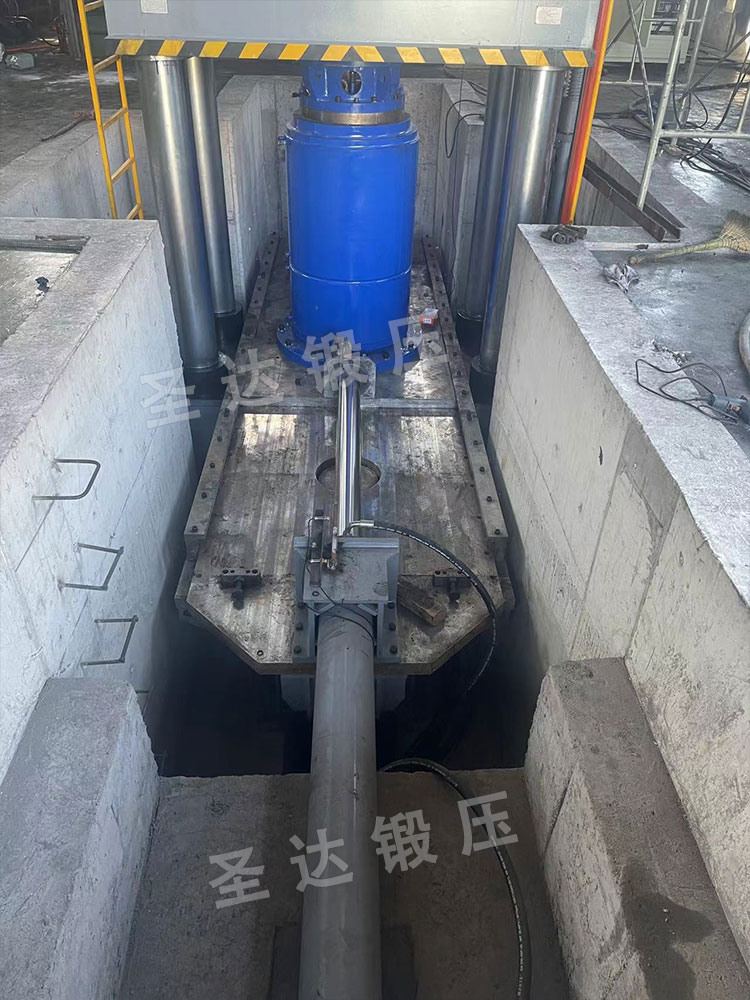 石墨坩堝液壓機(jī)工作臺(tái) 石墨坩堝液壓機(jī)工作臺(tái)