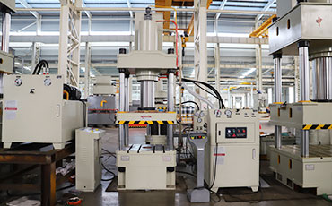 選購四柱液壓機(jī)需了解些什么？