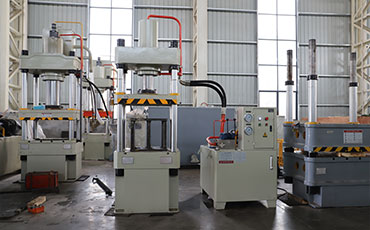 液壓機(jī)廠家為啥要測四柱液壓機(jī)的垂直度和平行度？